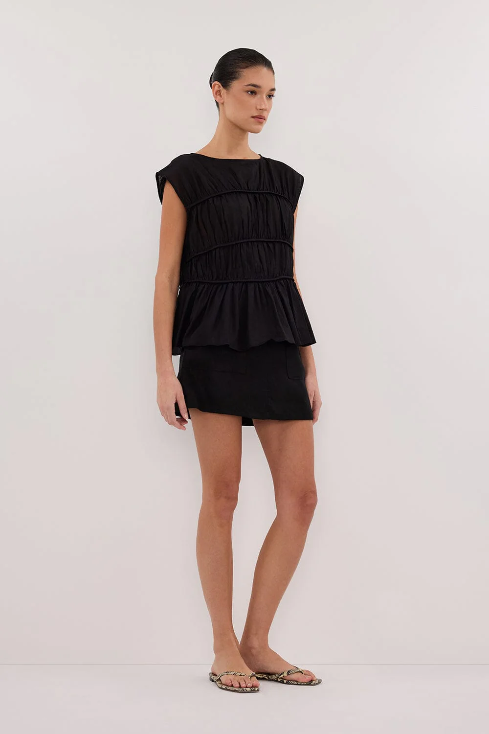 EVA BLACK LINEN SKORT - Image 3