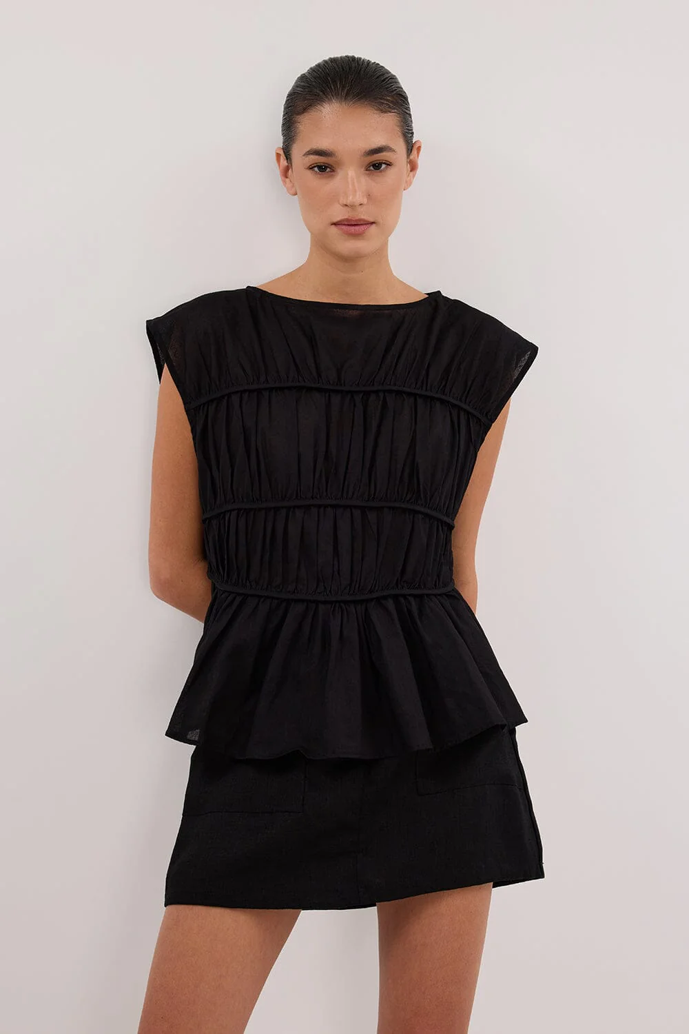 EVA BLACK LINEN SKORT - Image 6