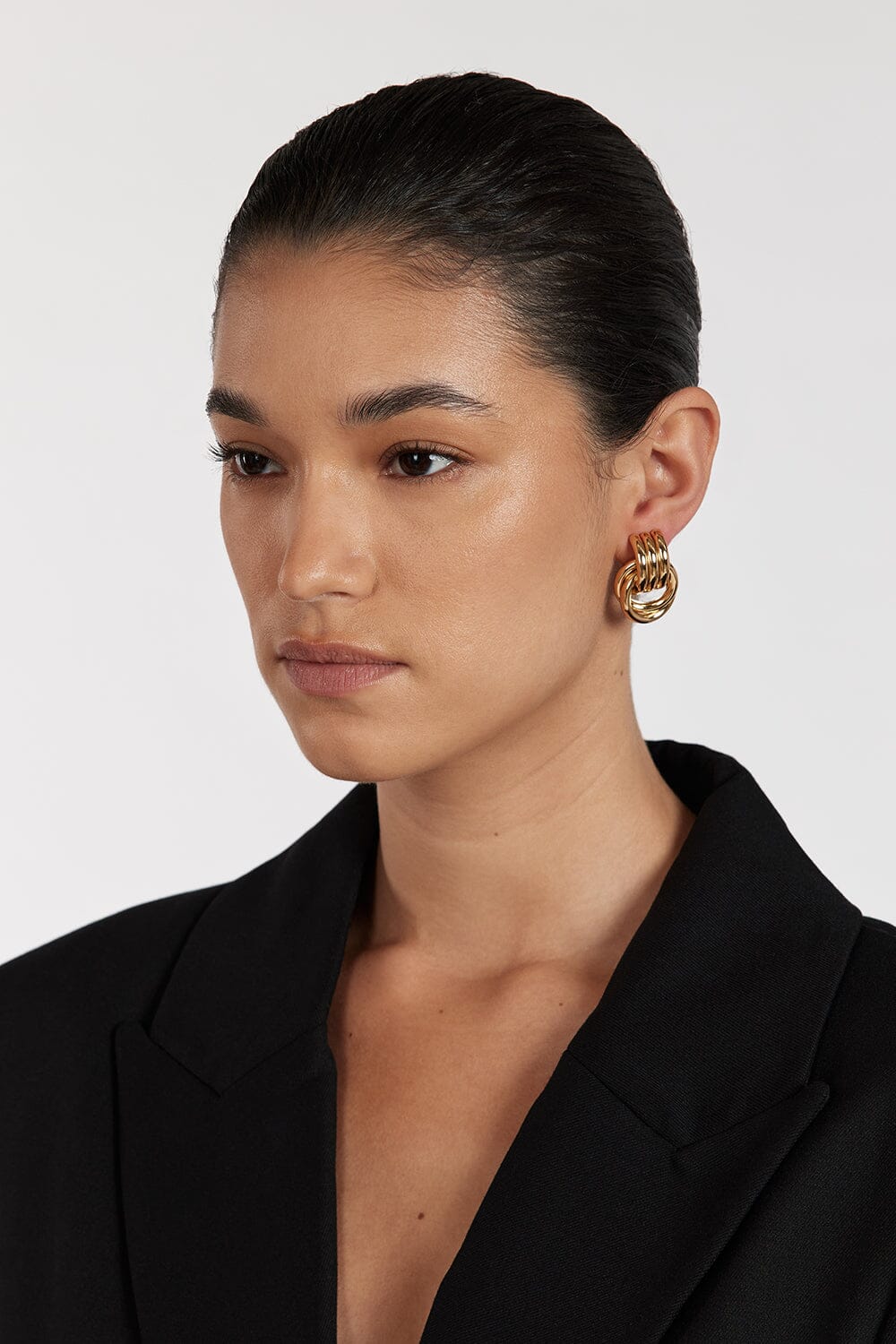 HEAVEN MAYHEM MINI KNOT GOLD EARRING - Image 5