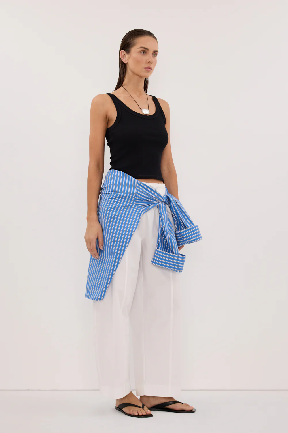 PHOEBE BLACK SCOOP NECK TANK TOP - Image 3